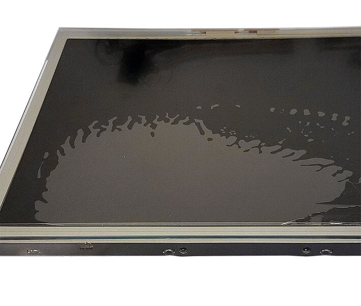 [Translate to English:] TFT Display mit Schutzglas nach Gewalteinwirkung