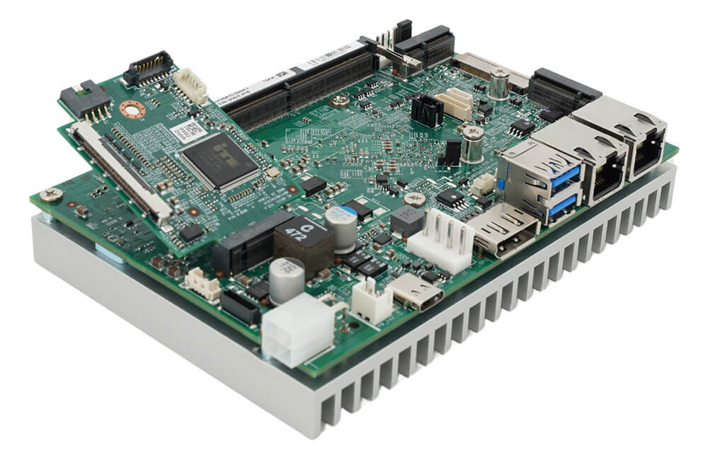SBCPRO-X51 mit M.2 V-byOne Modul Seitenansicht
